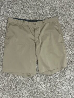 Nike men’s drifit khaki shorts waist 40